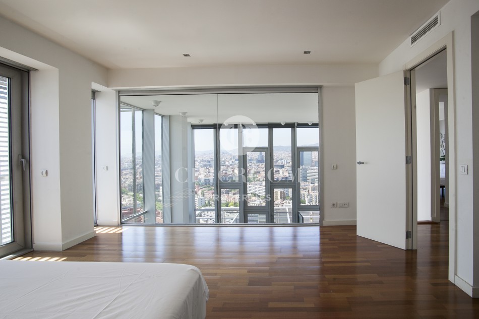 Mid term apartment for rent with sea views in Diagonal Mar Barcelona