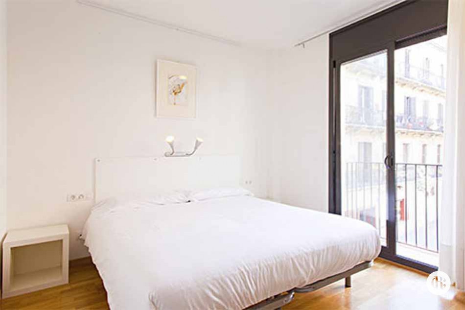 3 Bedroom furnished  flat for rent in gracia barcelona