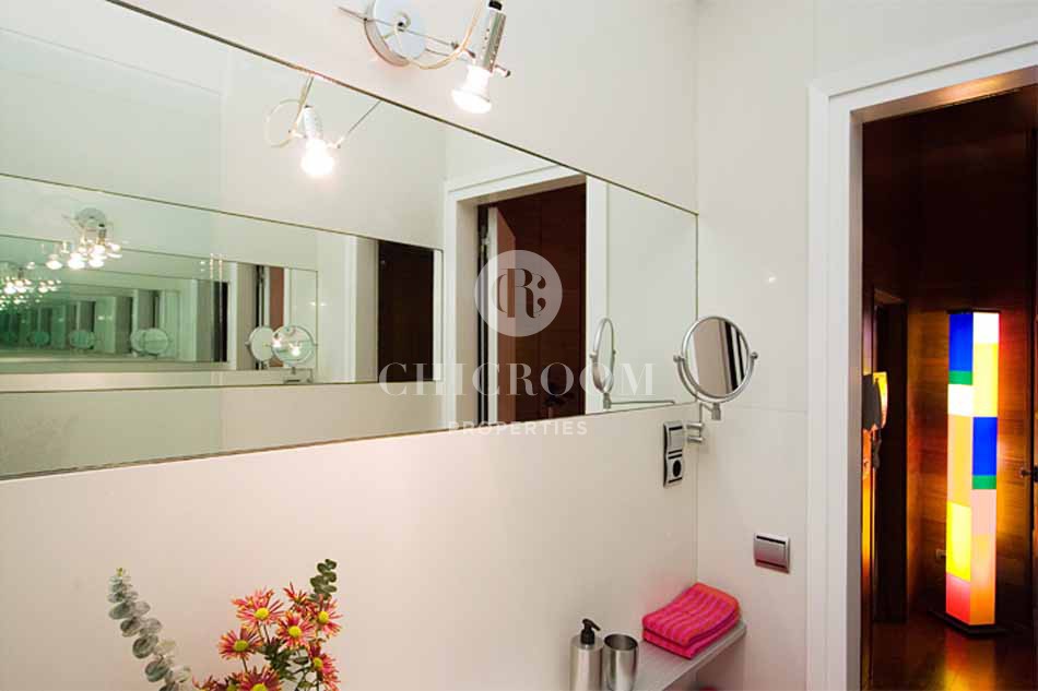 Furnished 3 bedroom apartment for rent in Barcelona gothic quarter