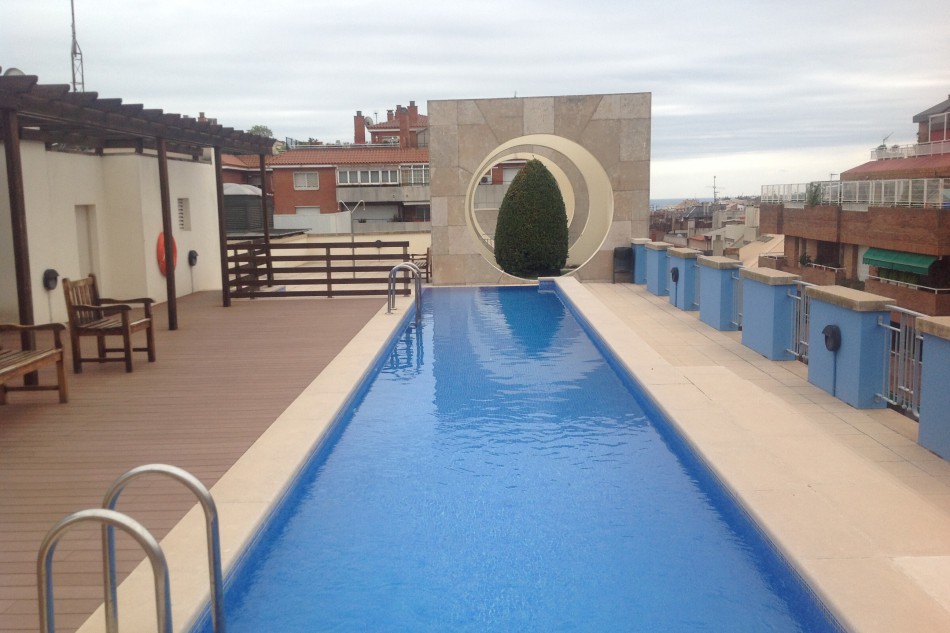 2 bedroom unfurnished flat for rent with communal pool