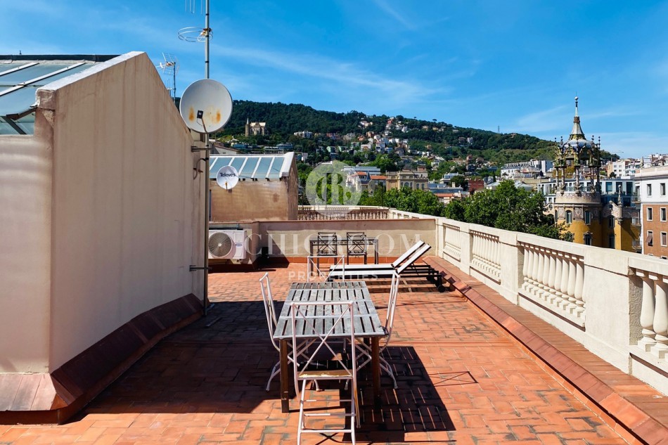 Excellent 2 bedroom apartment with 150m2 terrace for rent in Sant Gervasi