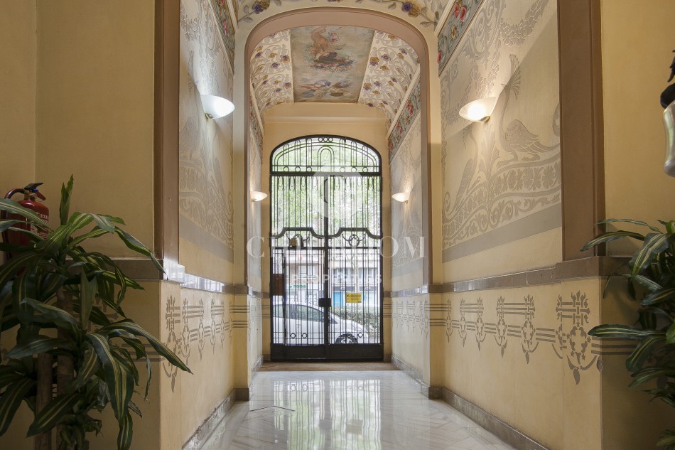 Furnished 2 bedroom flat to let in Dreta Eixample