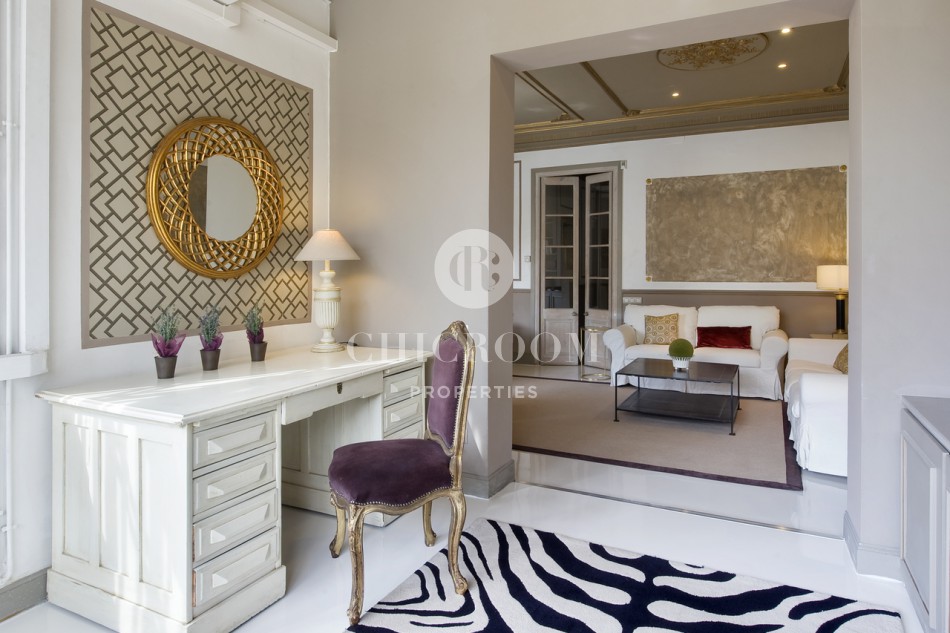 Furnished 4 bedroom apartment located in the heart of Barcelona's Eixample district