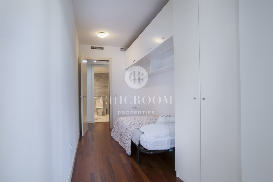 Excellent 2-bedroom beachfront apartment for rent in Diagonal Mar