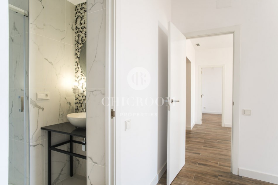 2-bedroom apartment with terrace for sale Sant Antoni Barcelona